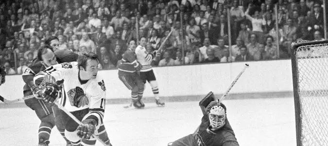 Hall of Fame Canadiens goaltender Ken Dryden dies of cancer at age 78