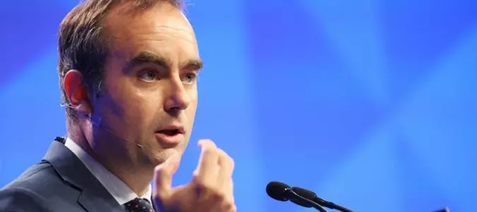 French president names new prime minister in wake of government collapse