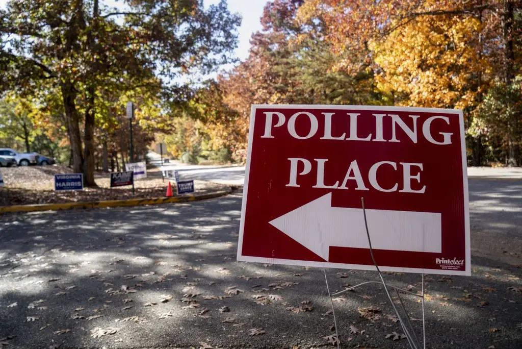 Legal experts warn of potential for federal agents at polling places
