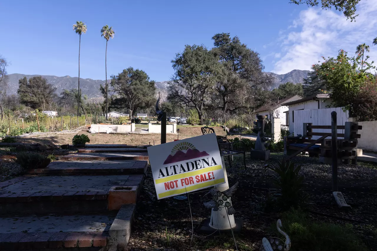 Investors keep buying up burned lots in Altadena, Pacific Palisades. Could Congress limit such sales?