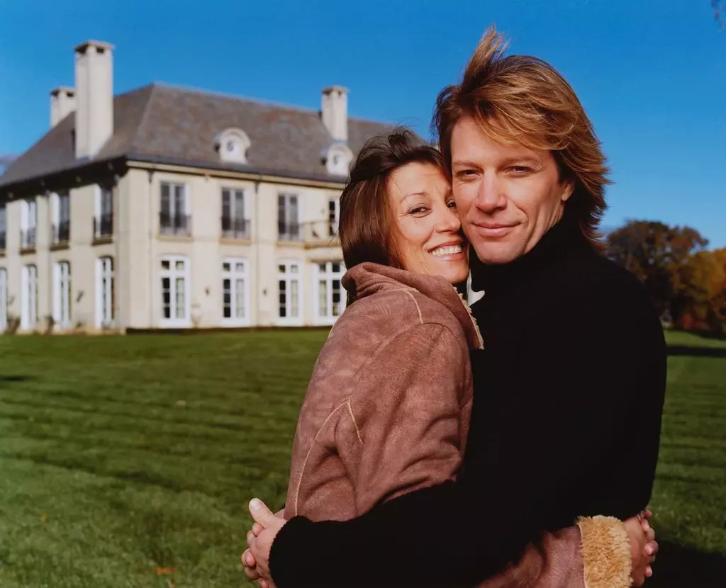Celebrities Who Married Their High School Sweethearts