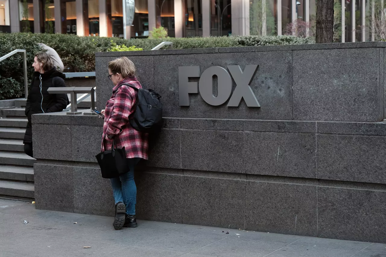 Judge tosses lawsuit against Fox News. But Newsmax can try again