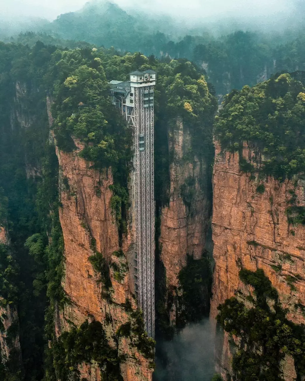 Traveling Photographers Capture Grand Views of Asia and Europe