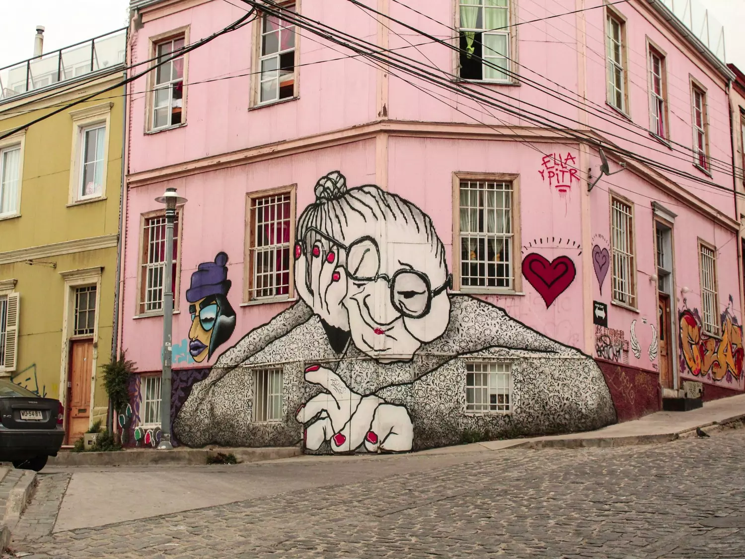 Valparaíso: Urban art paints its hills