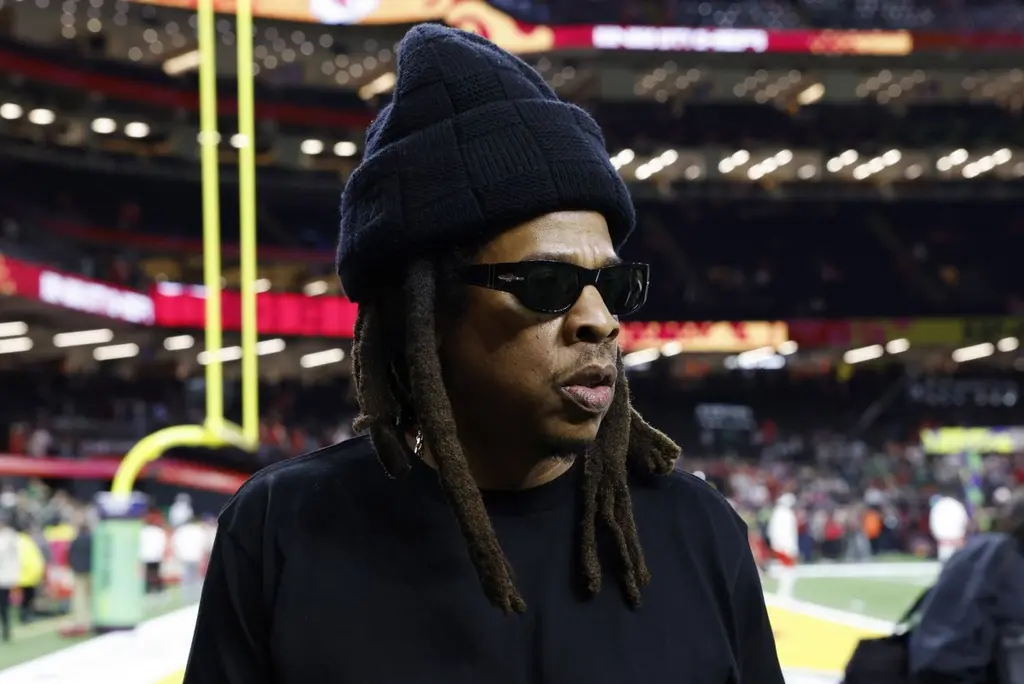 Woman who accused Jay-Z, Sean Combs of rape recants allegation