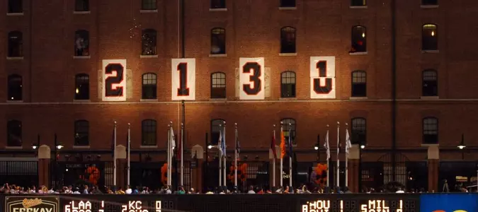 On This Day: Cal Ripken Jr. breaks Lou Gehrig's consecutive game streak
