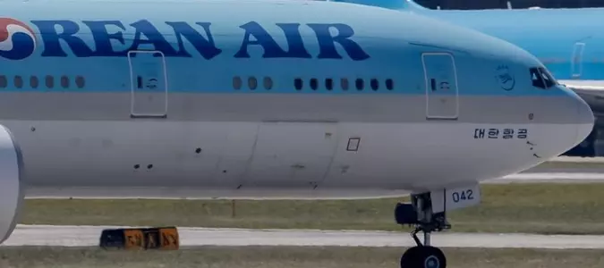 300+ South Koreans fly home after ICE detainment