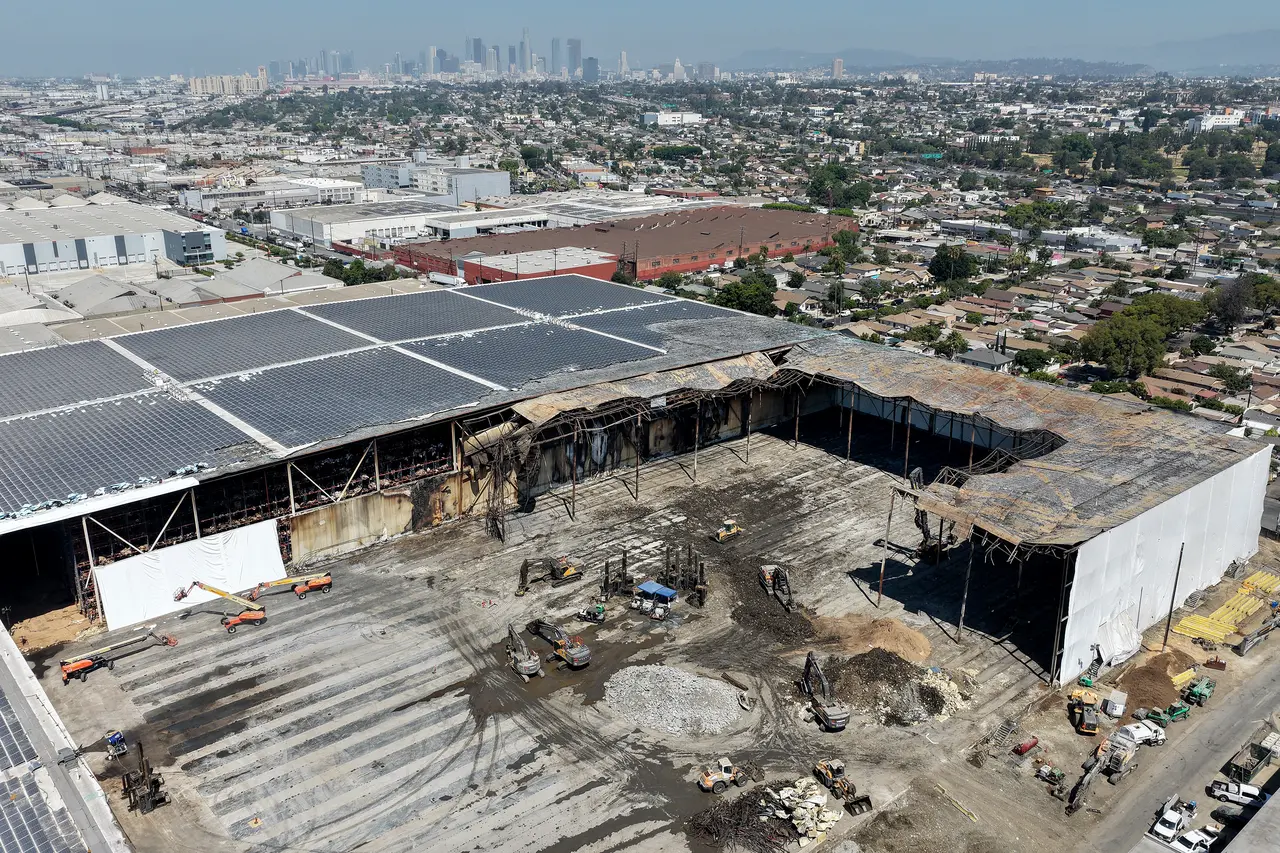 Air regulators take action on stench complaints after LA warehouse fire