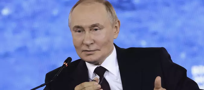 Putin says foreign troops deployed to Ukraine before any peace deal would be 'legitimate targets'