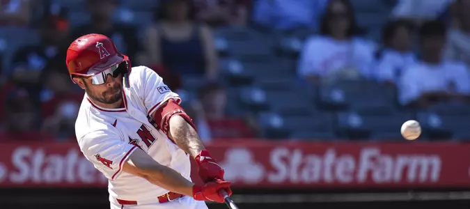 Doble productor de Travis d'Arnaud da triunfo a Angelinos 4-3 sobre los Atléticos