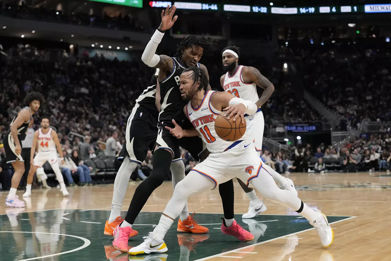 Knicks rout Bucks behind Jalen Brunson’s 22-point 1st quarter