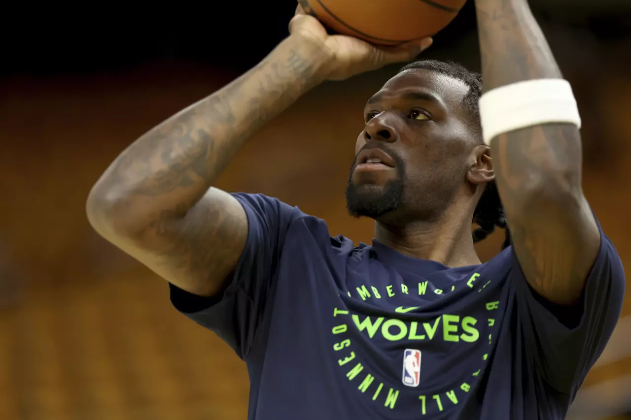NBA player's sister fatally shot at New Jersey apartment complex, her boyfriend charged with murder