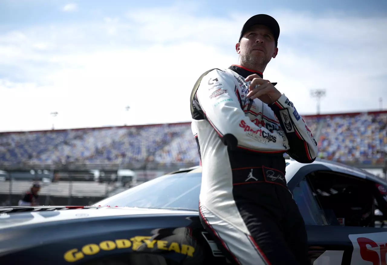 Denny Hamlin leads pack of NASCAR playoff contenders in Southern 500 lineup