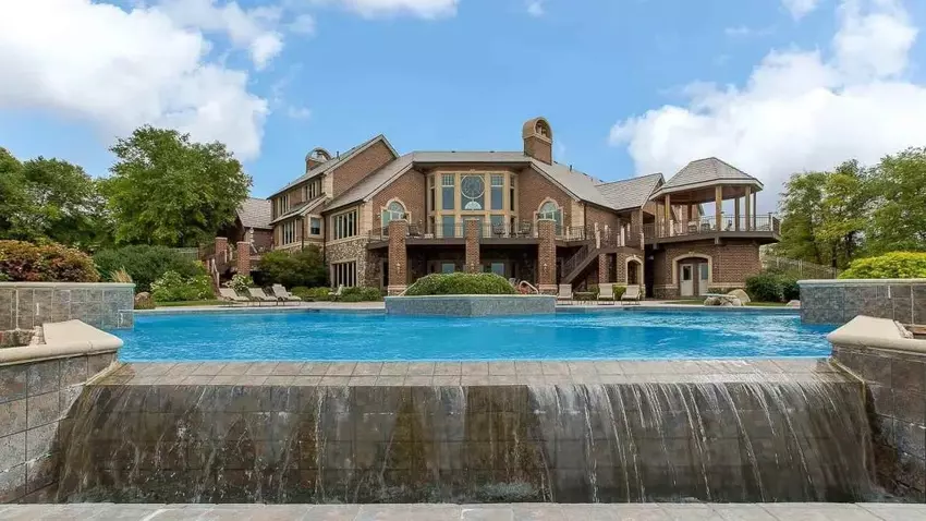 10 Unique Homes You Can Buy Once You're Rich