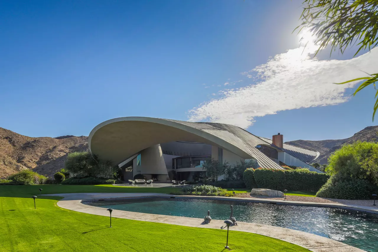 Bob Hope’s Spaceship-inspired Palm Springs Mansion