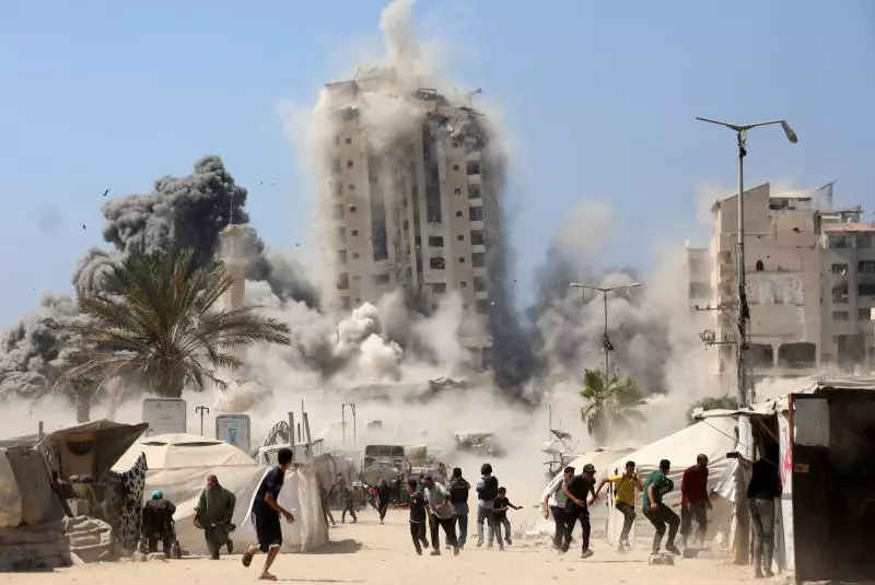 Israel bombs Gaza high-rise apartment building in escalated offensive