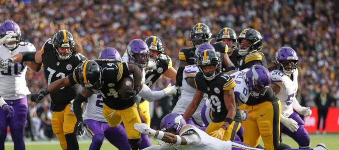 Steelers hold on for 24-21 win over Vikings in NFL's first regular-season game in Ireland