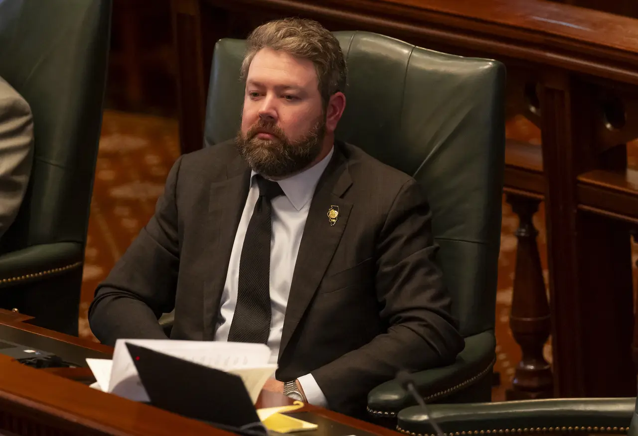 Illinois Speaker Welch calls on state Rep. Harry Benton to resign after investigation of his conduct