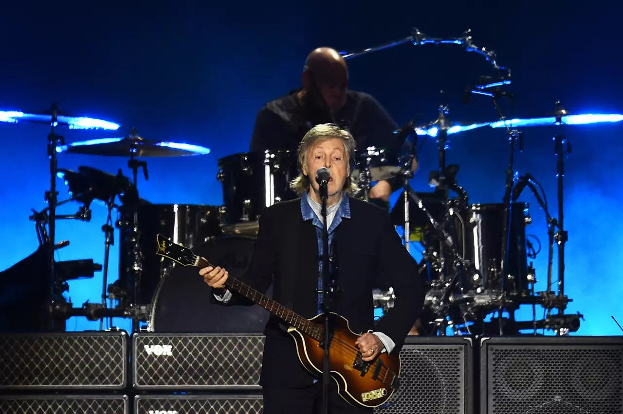 In Santa Barbara, Paul McCartney warms up before getting back