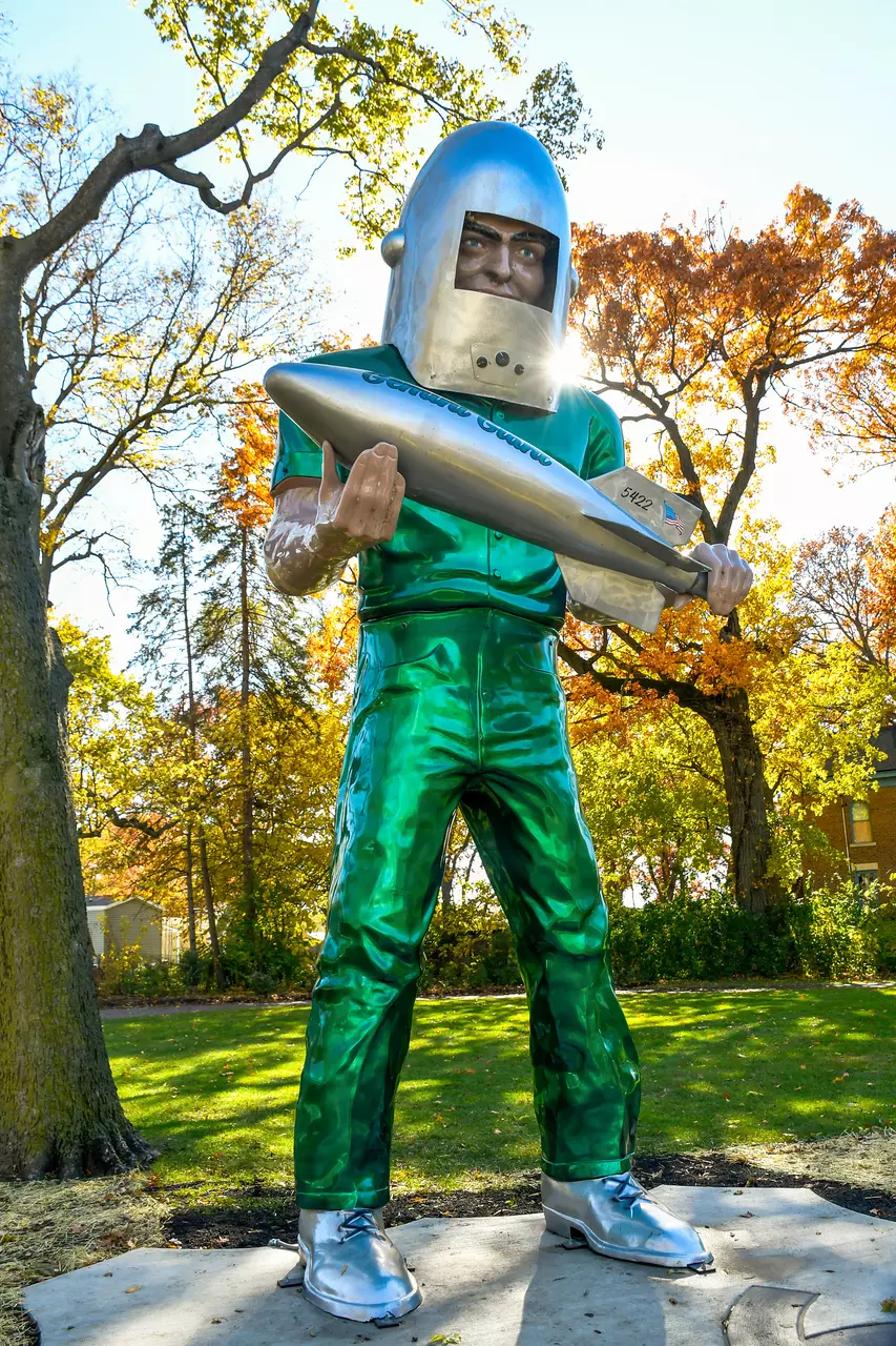 Massive and made of fiberglass, Muffler Men are a Route 66 classic — and they're multiplying