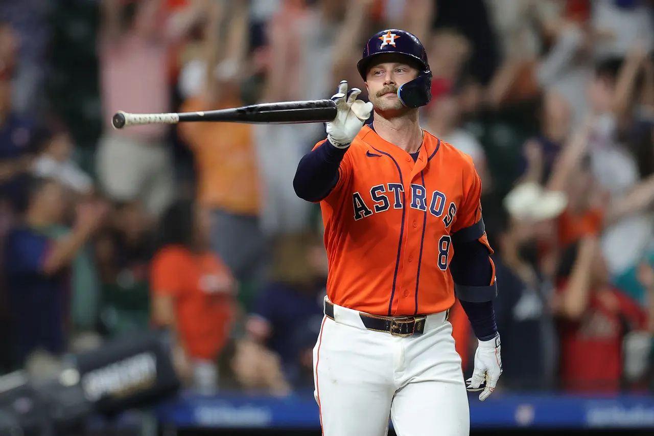 Mariners stunned by Astros on walk-off homer in 10th inning
