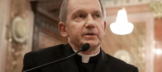 Chicago archbishop's decision to honor US senator stirs Catholic abortion debate
