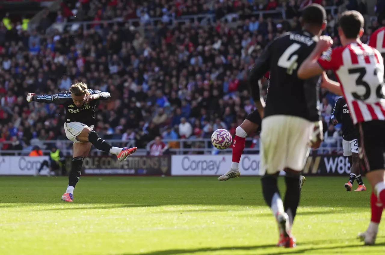 Villa finally scores first Premier League goal but held 1-1 by 10-man Sunderland