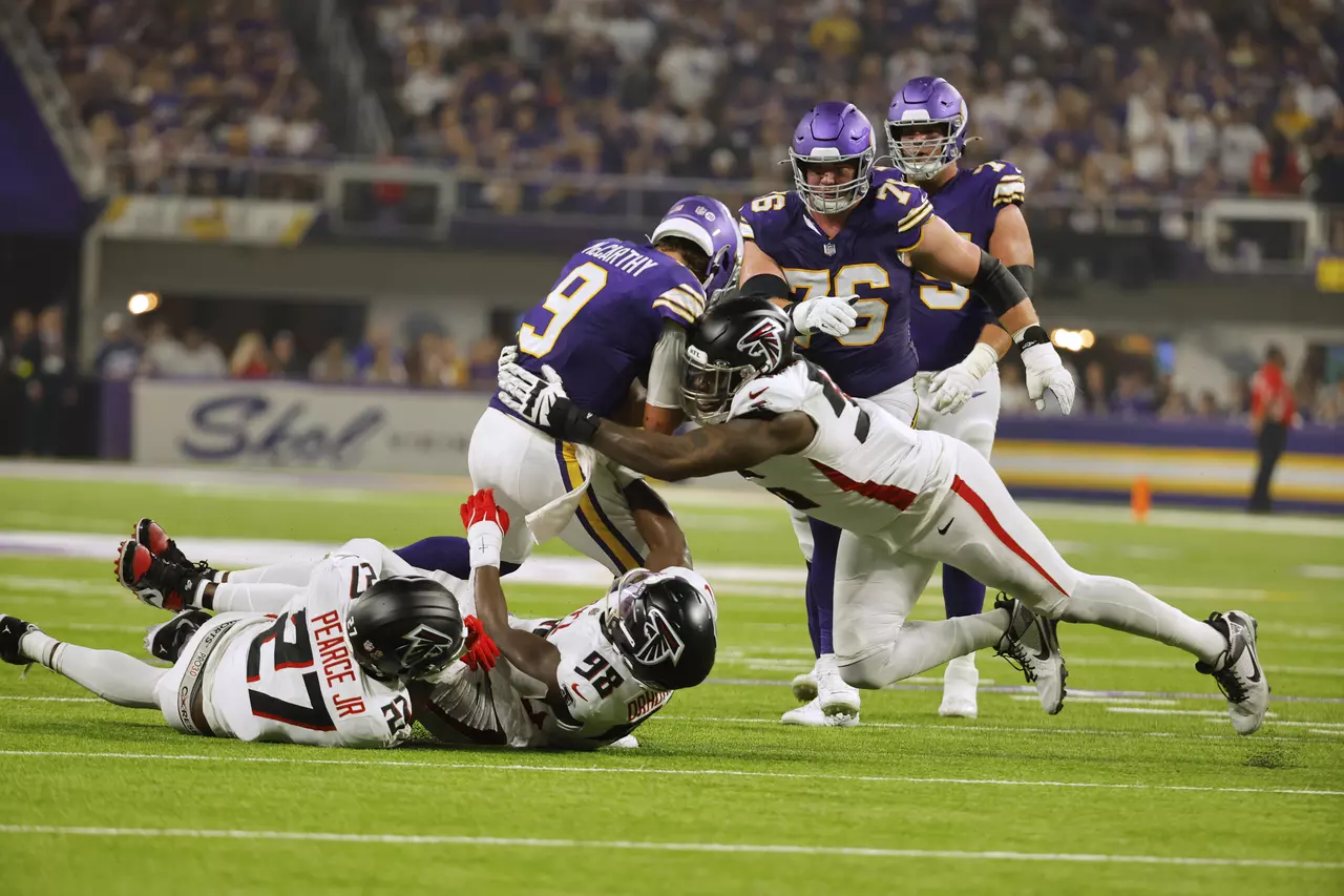 J.J. McCarthy's rough home debut: What went wrong for the Vikings?