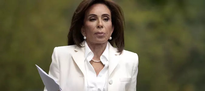 Prosecutors drop federal case against woman accused of threatening to kill Trump