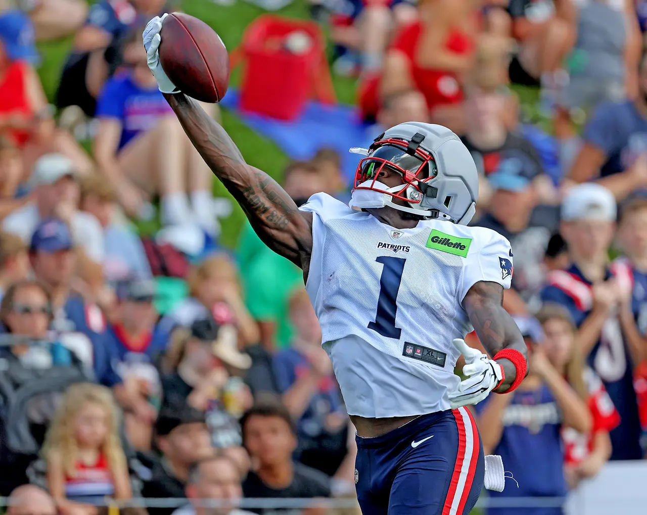 Drake Maye, A.J. Brown have been on fire in last two days of Patriots training camp