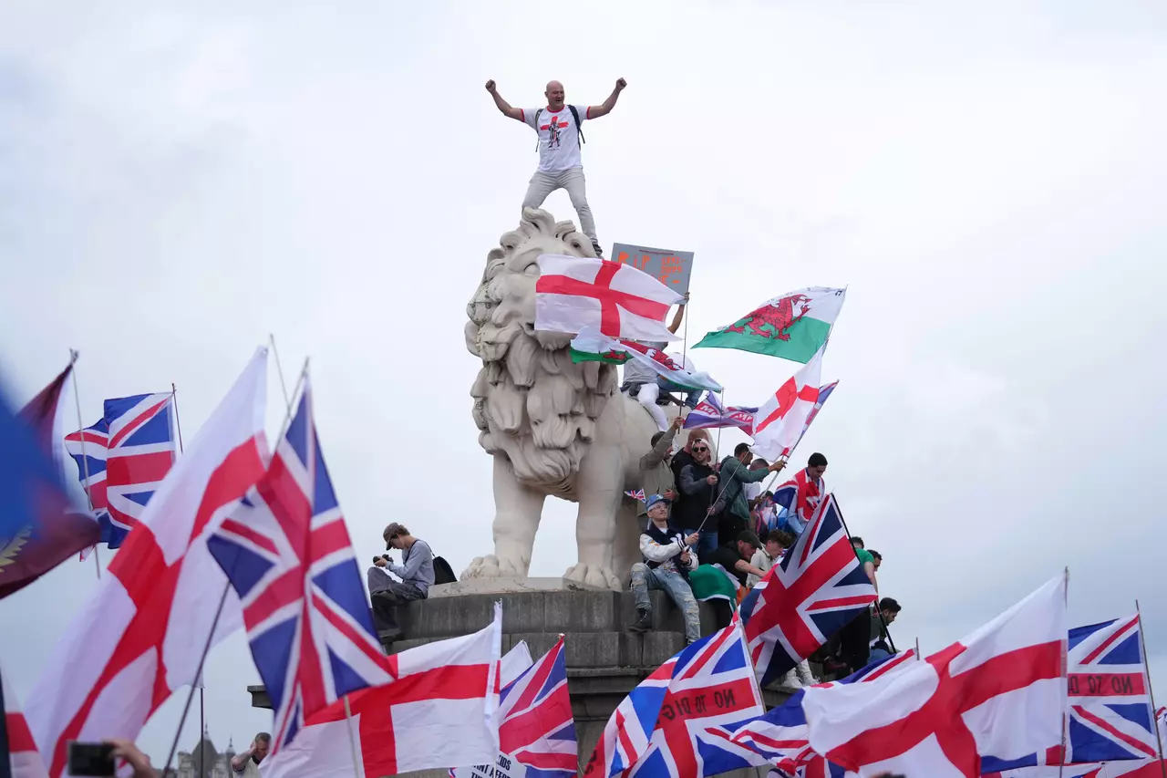 British politicians condemn Elon Musk's comments at anti-migrant rally