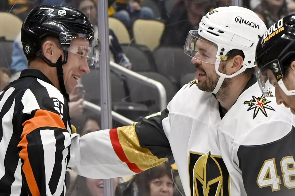Golden Knights rally past Hurricanes in Stanley Cup Final opener