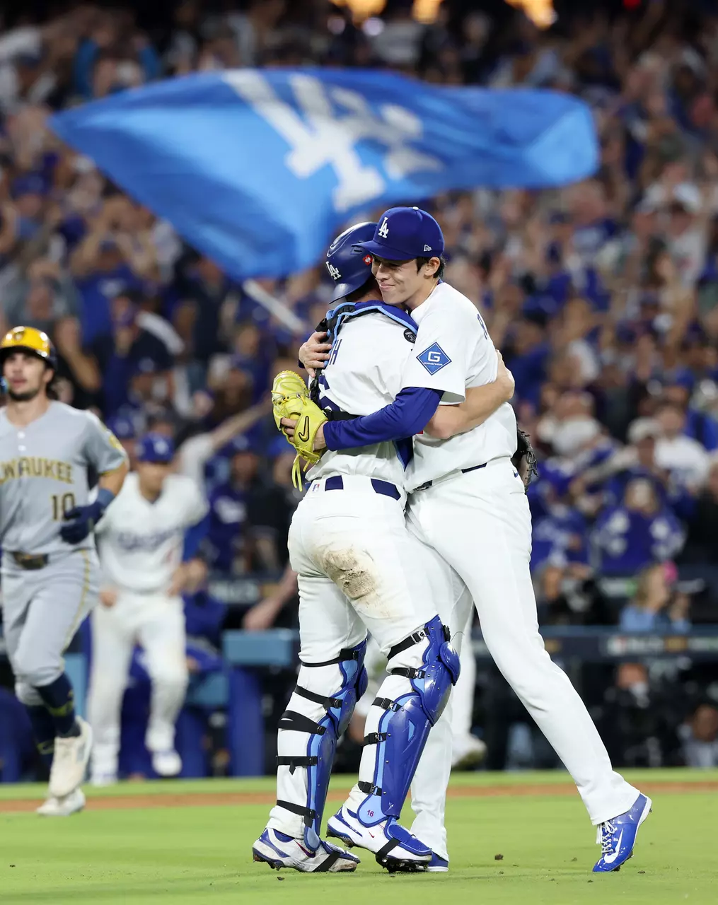 Bill Shaikin: Most MLB owners want to curb big spenders like the Dodgers. What does the union say?