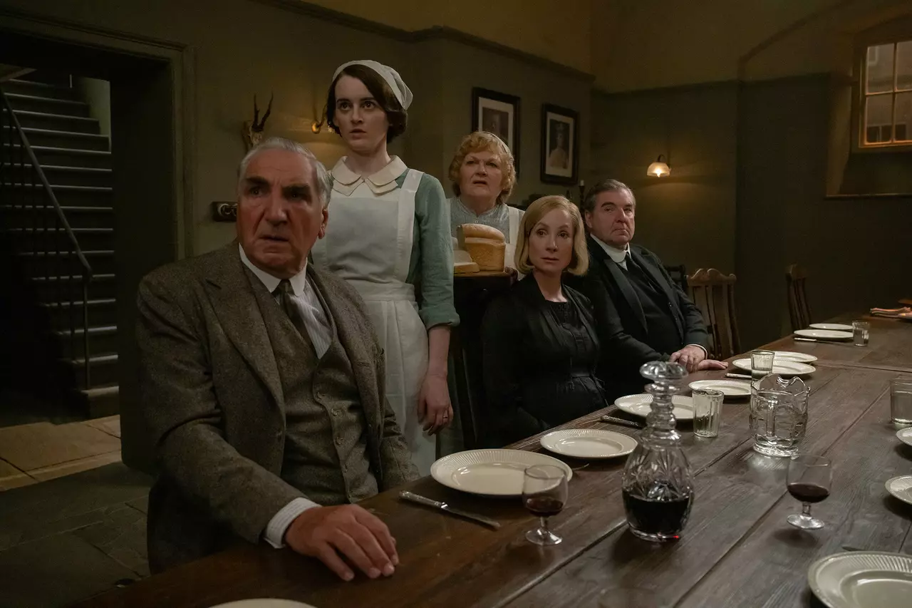 Mary McNamara: Are the ‘Downton Abbey’ and ‘Conjuring’ finales essentially the same movie?