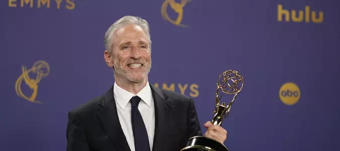 Jon Stewart to host 'The Daily Show' in rare mid-week appearance a day after Kimmel suspension