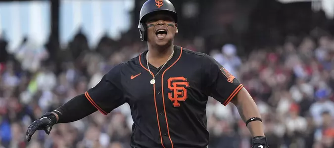 After Clayton Kershaw’s shaky start, Dodgers go on scoring spree to beat Giants