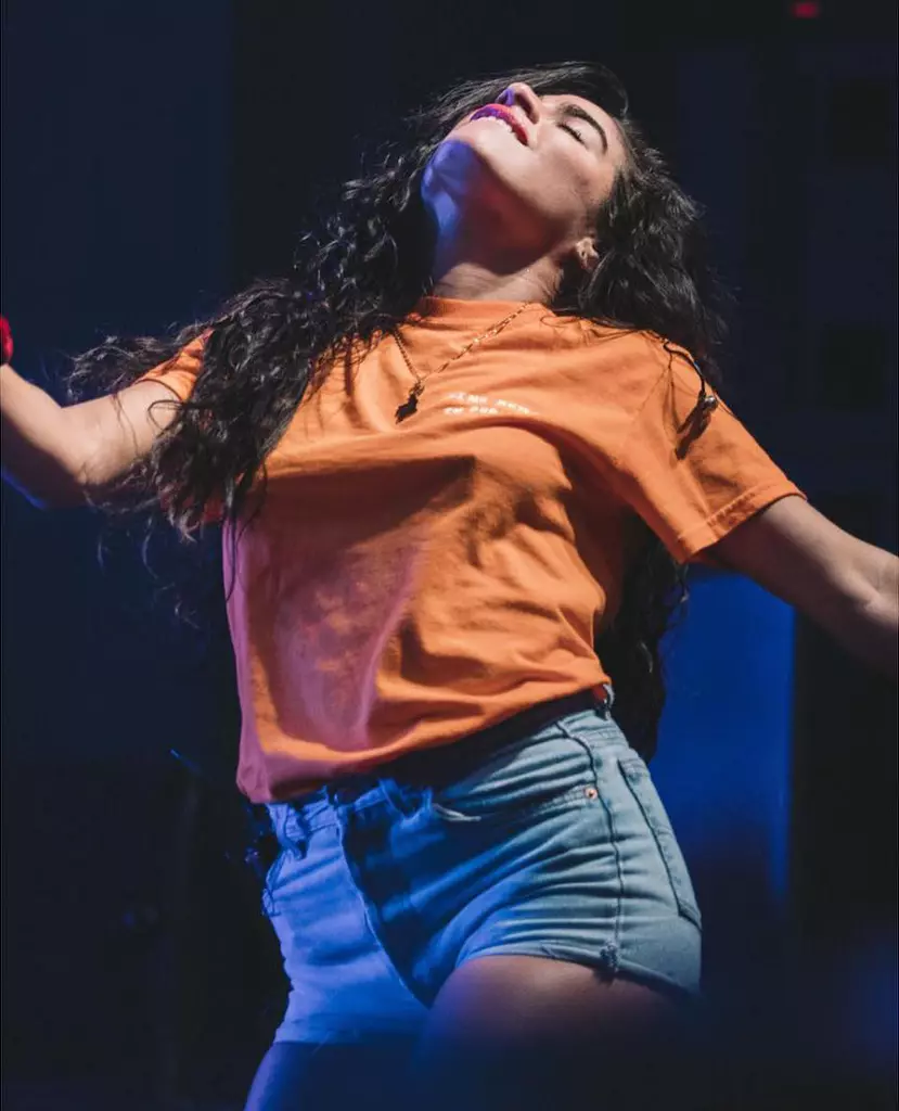 Capturing Jessie Reyez' Electric Stage Presence