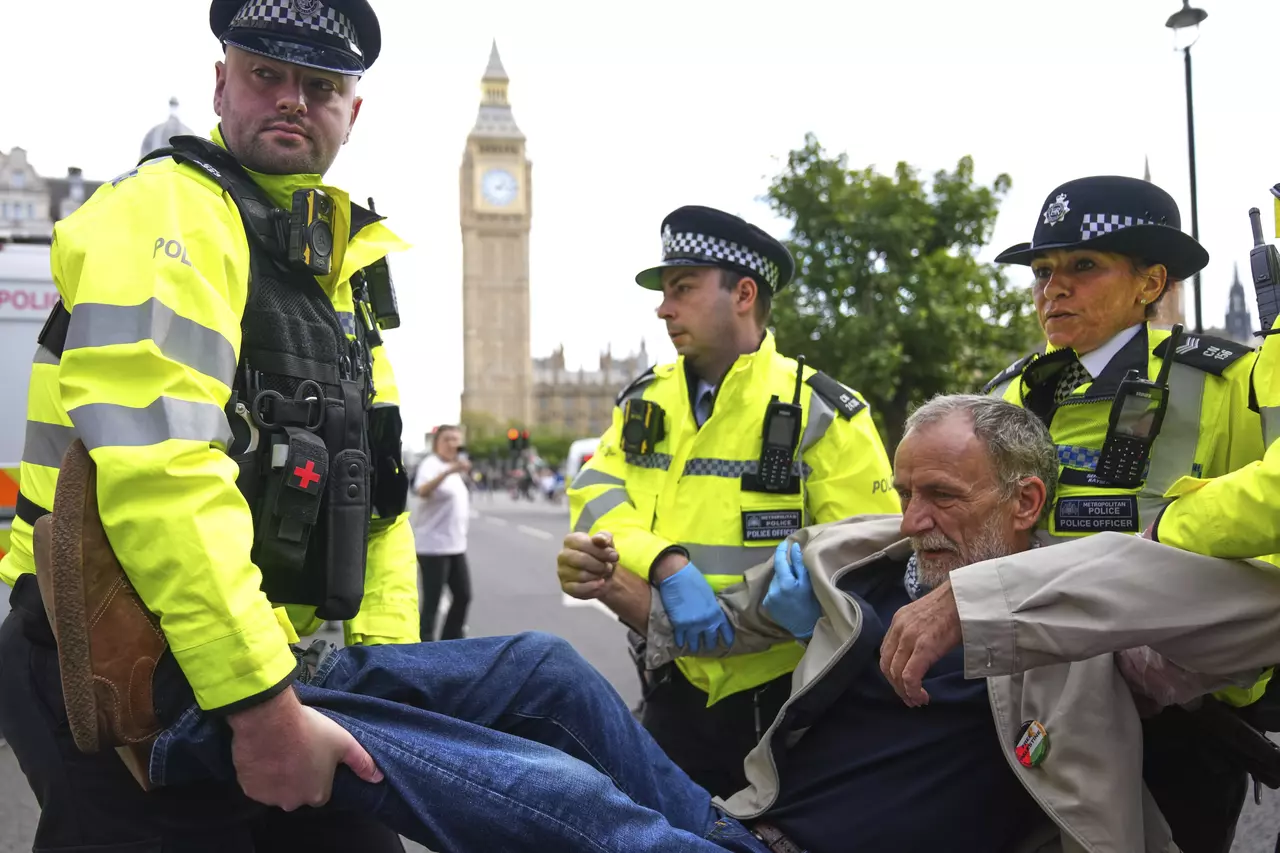 Police arrest almost 900 at London protest supporting banned group Palestine Action