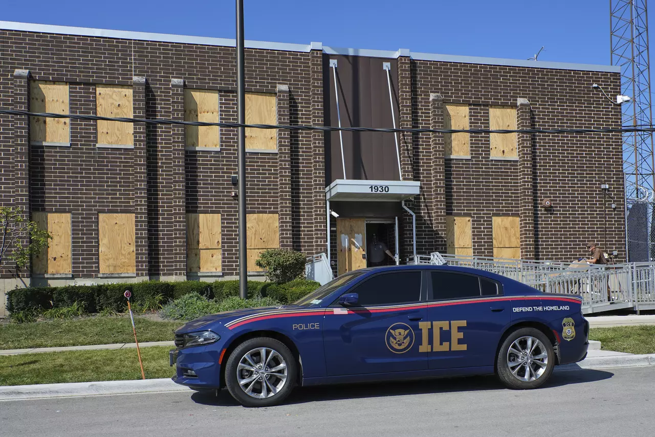 As immigration arrests spike in Chicago, activists escalate tactics to fight back