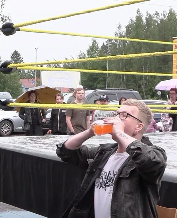 Finnish man downs 16.9 ounces of orange soda in 3.16 seconds