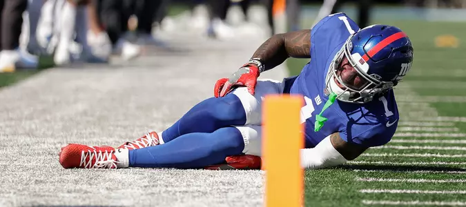 Giants' Malik Nabers carted off against Chargers with knee injury