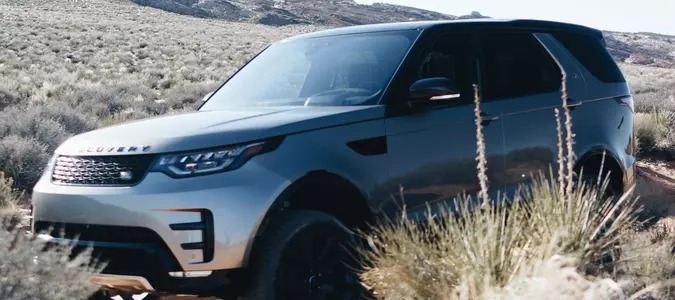 2017 Land Rover Discovery Shows Off Its All-Terrain Capabilities