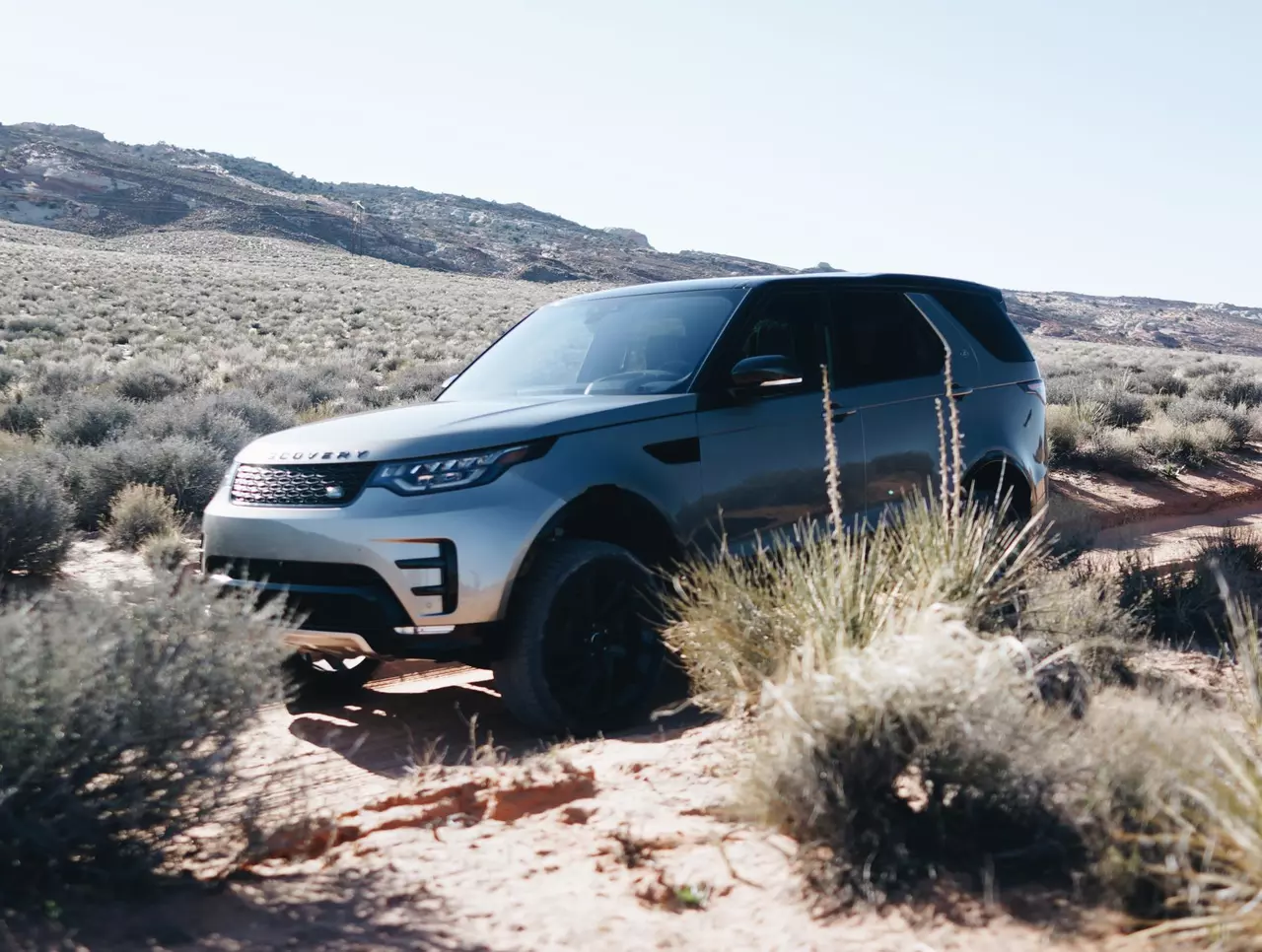 2017 Land Rover Discovery Shows Off Its All-Terrain Capabilities