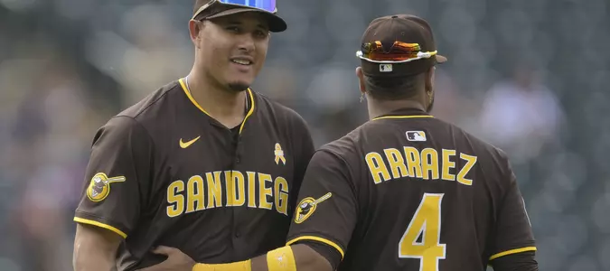 Jonrón 23 de Machado impulsa a Padres a victoria 8-1 sobre Rockies