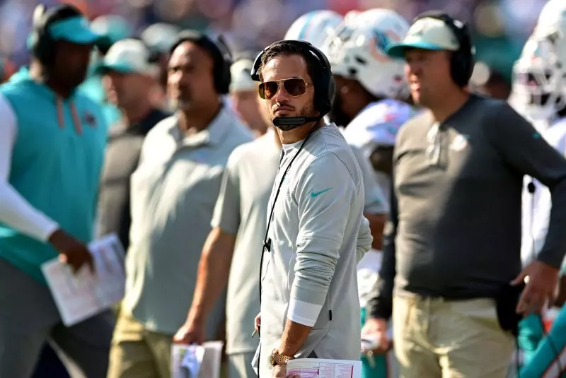 McDaniel challenges 0-3 Dolphins to avoid splinter after Bills loss
