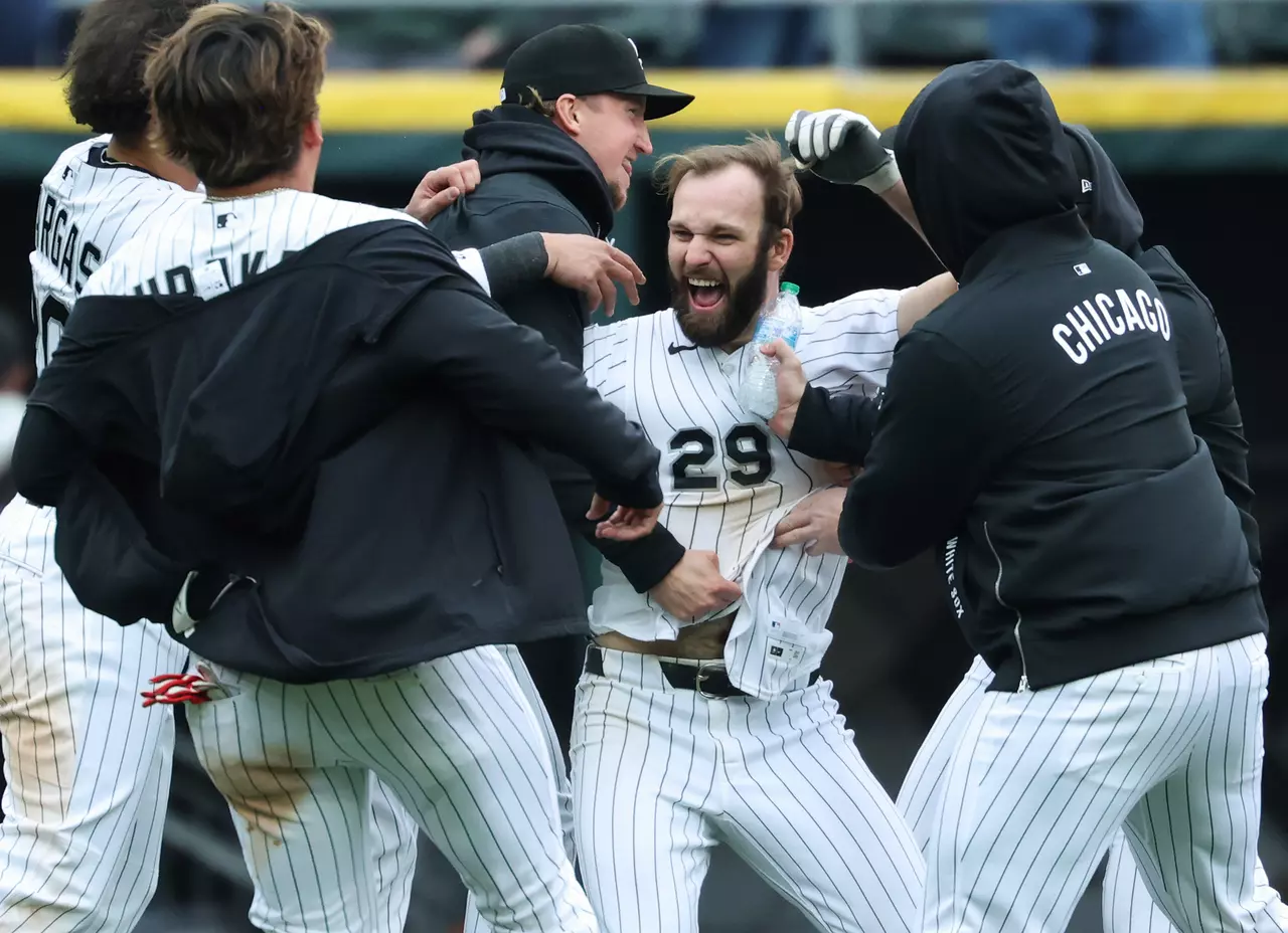 White Sox use small ball to win home opener, rallying to beat Blue Jays, 5-4 in 10 innings