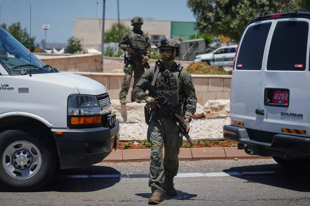 1 dead and 5 wounded in shootings near the West Bank, Israel’s rescue services say