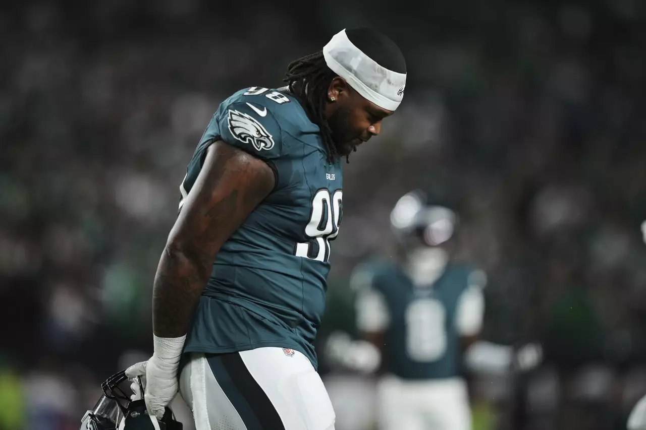 Jalen Carter is fined $57,222 for spitting on Dak Prescott