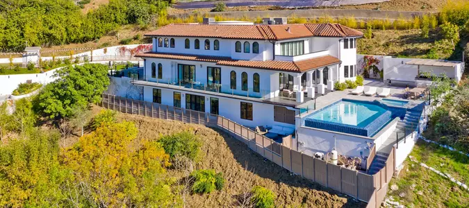 Dwyane Wade and Gabrielle Union’s $6.2 Million Mountaintop Estate