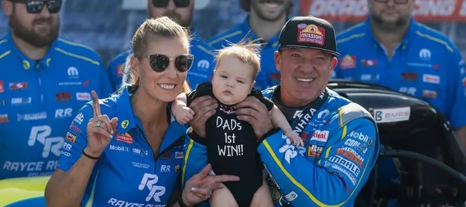 NASCAR's Tony Stewart to race against wife in Top Fuel dragster series